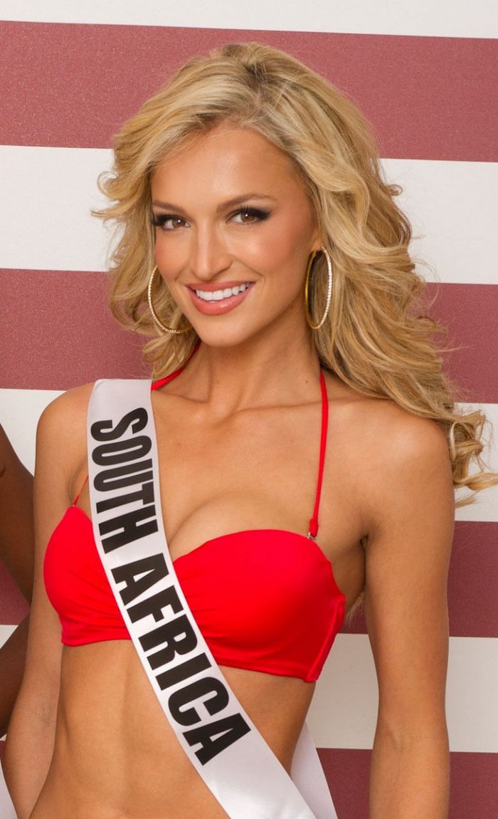 Конкурсантки "Мисс Вселенная-2012" в бикини
