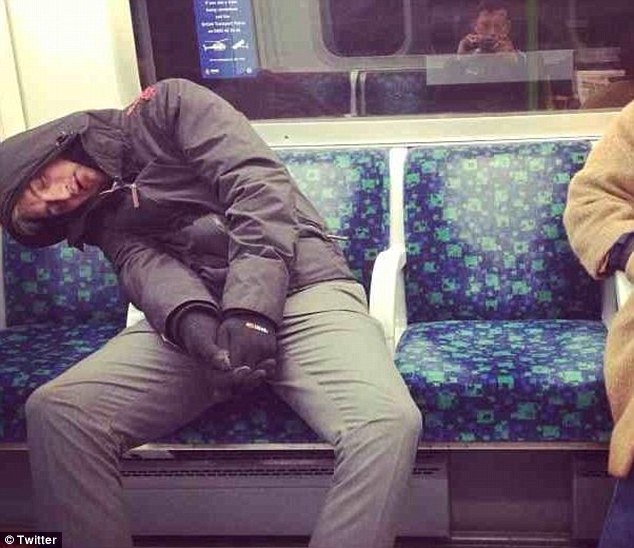 Сон в общественном транспорте