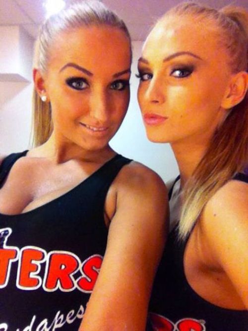     Hooters   (86 )