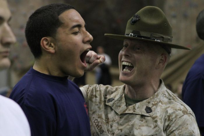 Как работают инструкторы корпуса морской пехоты США