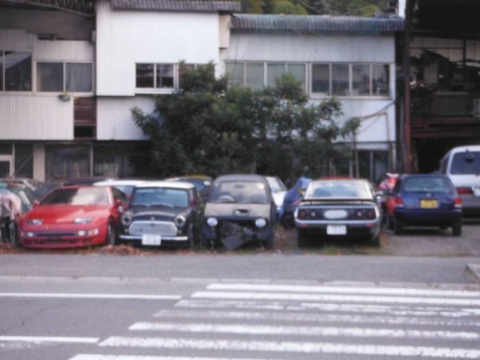 Японское кладбище раритетных и обычных автомобилей