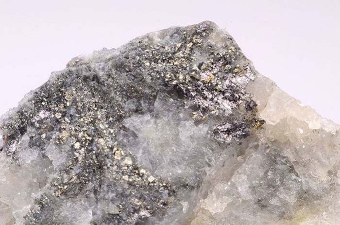 10 смертельно опасных камней и минералов