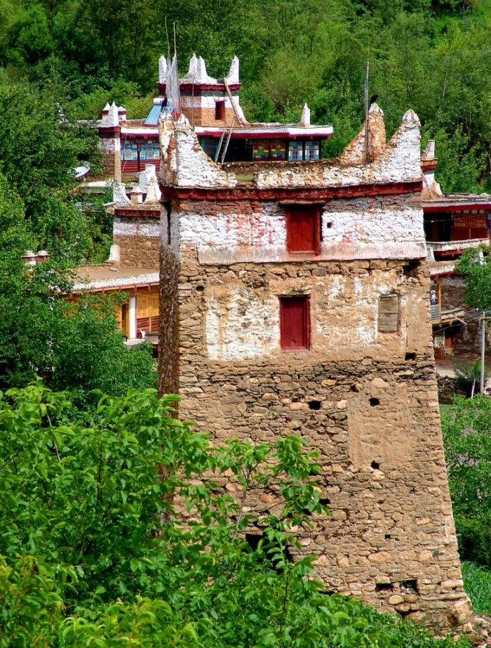 Сторожевые башни Тибета (13 фото)