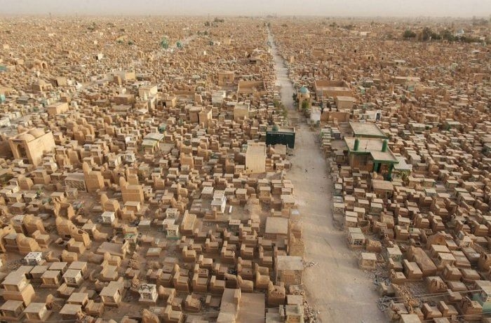 Грандиозные масштабы кладбища Вади Аль-Салам в Ираке