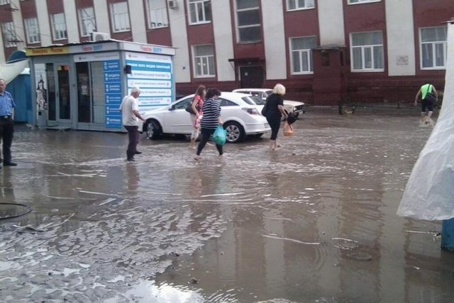 Саратов затопило из-за неисправной ливневой канализации