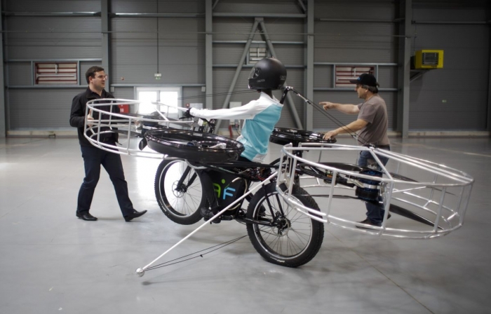 В Чехии изобрели летающий велосипед (13 фото)