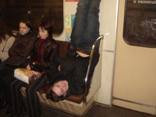 Очень странные пассажиры метро