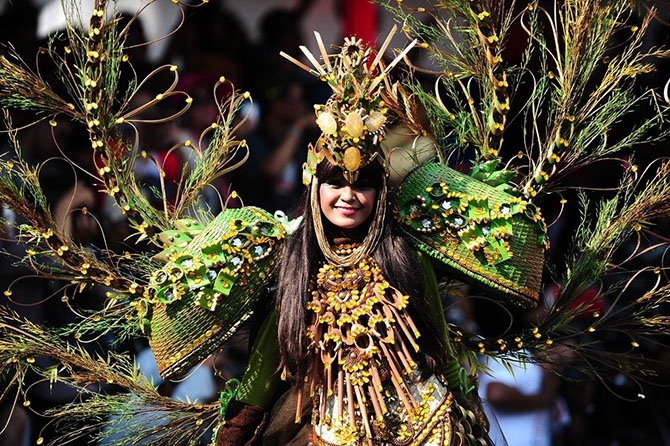 Карнавал моды в Индонезии