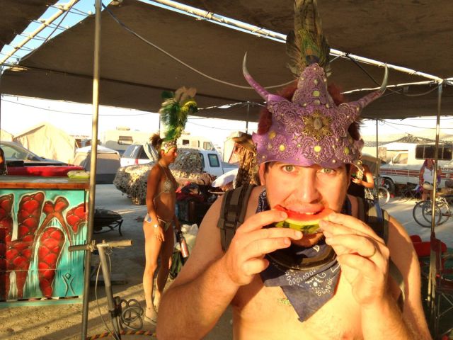 Прикольные и креативные костюмы на Burning Man в этом году