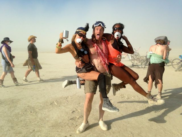 Прикольные и креативные костюмы на Burning Man в этом году