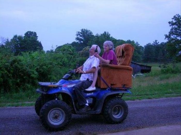 Пожилые люди ведущие активный образ жизни