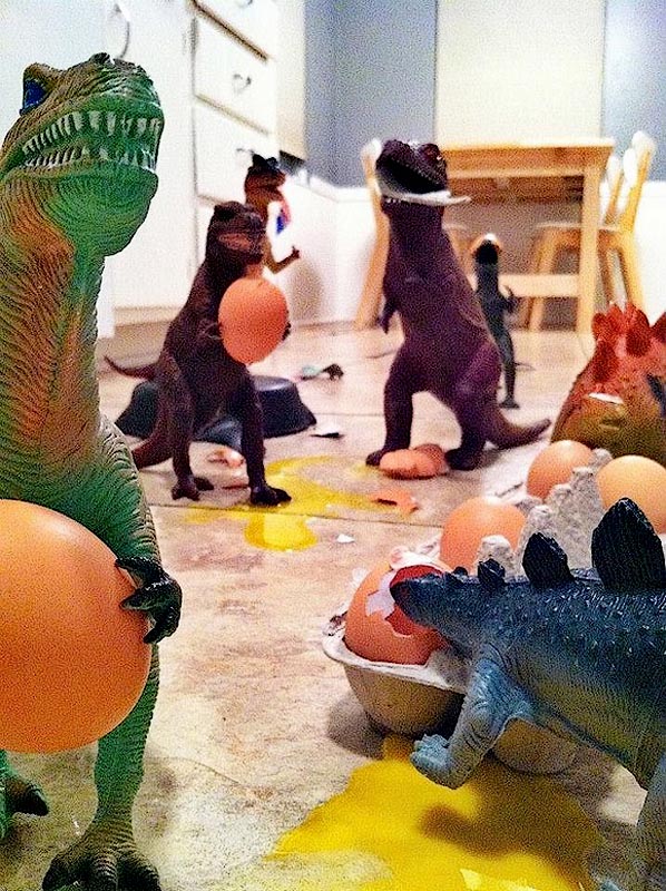    Dinovember