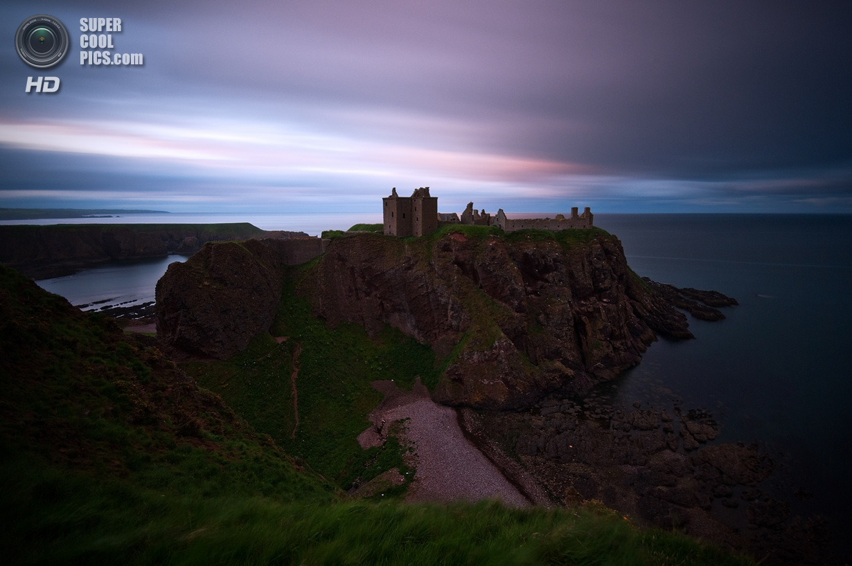 Неприступная крепость это. Замок Данноттар Шотландия. Замок Даннотар; Прибрежный Форт 15 века. Самый неприступный замок в мире.