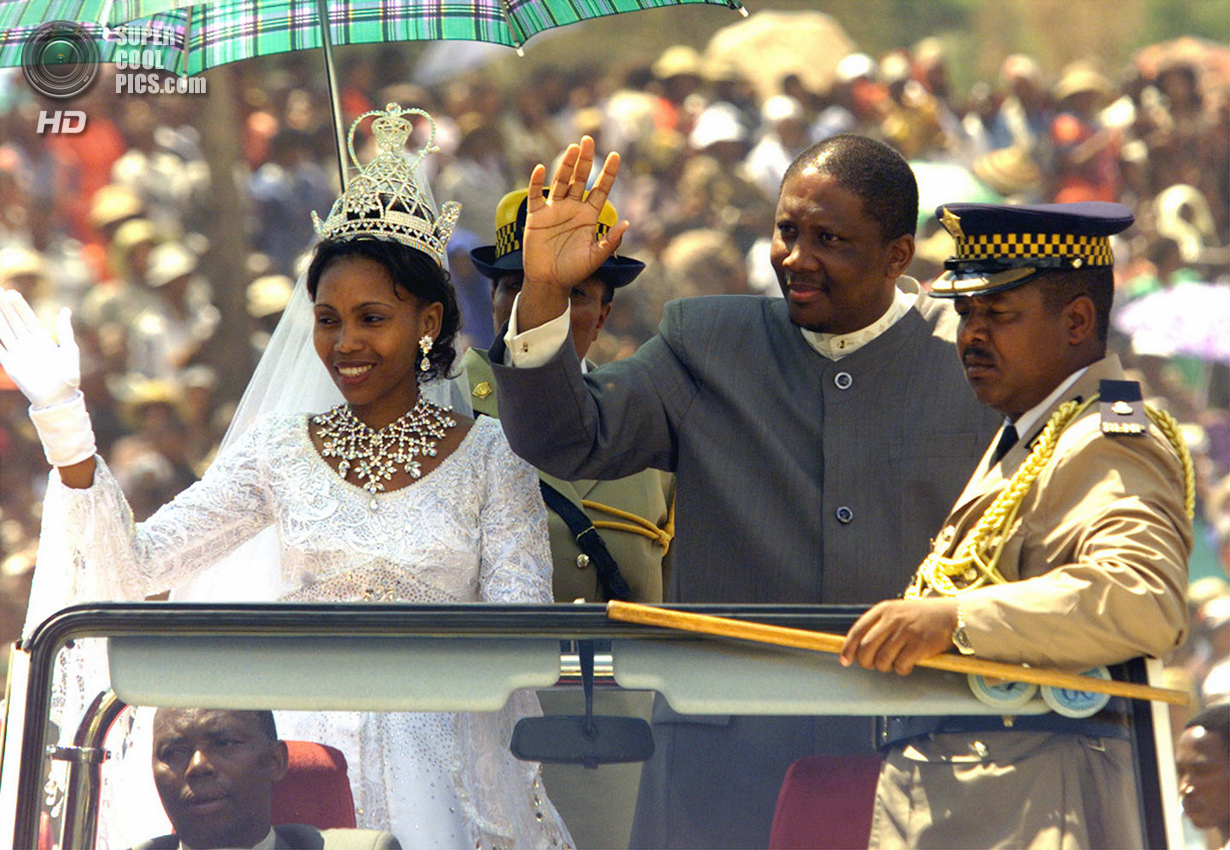 Африканская монархия. Король Летсие III.. Король Лесото. Королевская семья Лесото. Королевство Лесото Король.