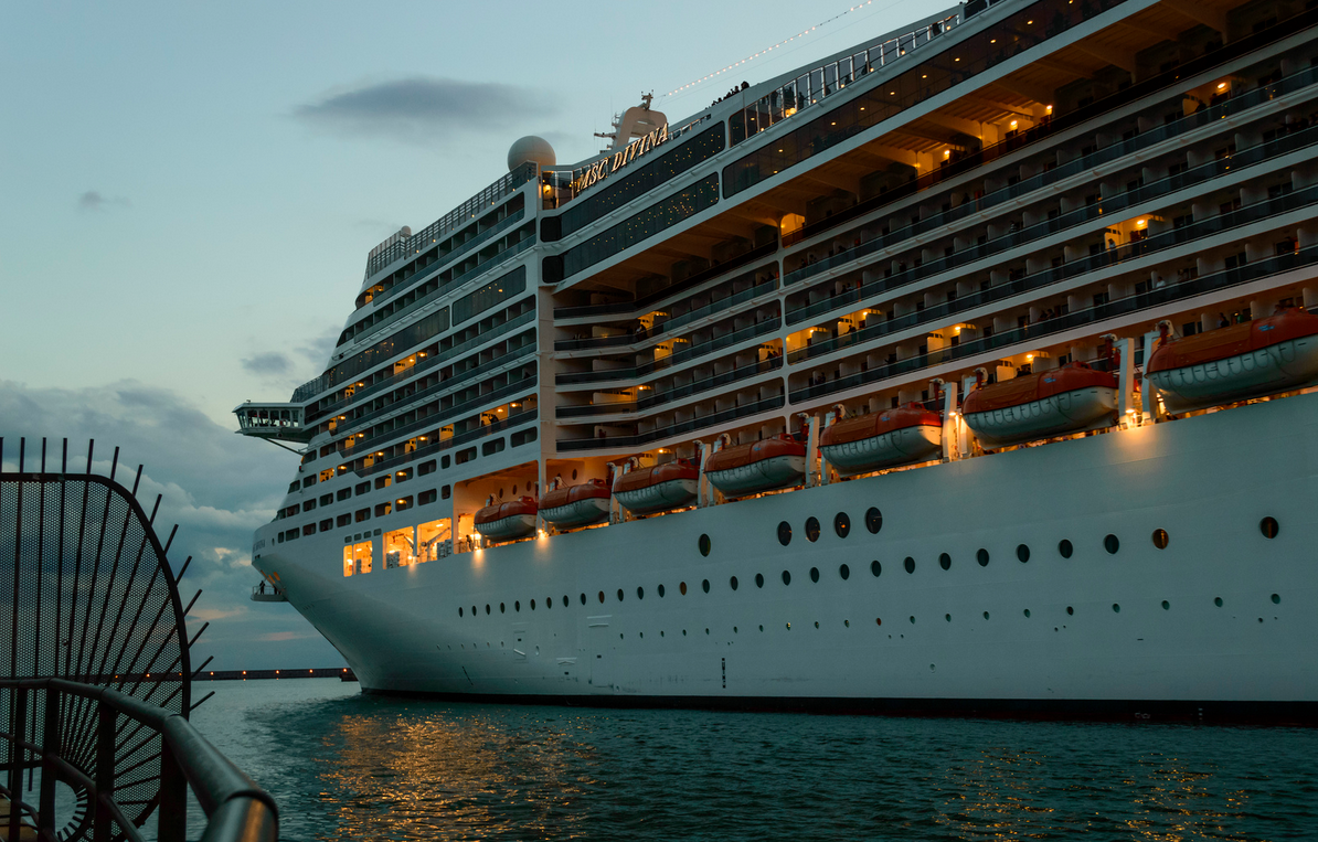 Лучший корабль. Океанский лайнер MSC. MSC самый большой лайнер. Американский лайнер. 13 Палубный лайнер.