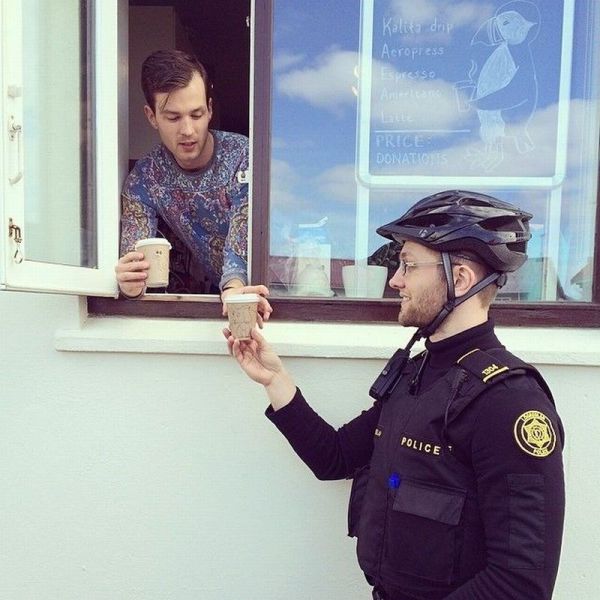 полицейские в Исландии