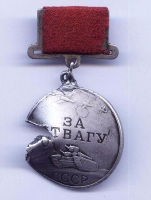 Военные медали и ордена героев