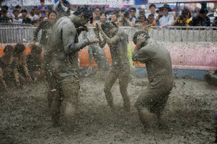 Boryeong Mud Festival - фестиваль для любителей грязи 