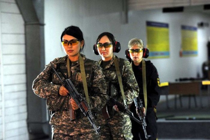 Девушки из армии Казахстана