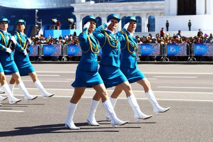 Девушки из армии Казахстана