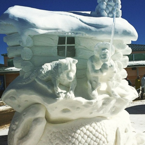 Крутые снежные скульптуры