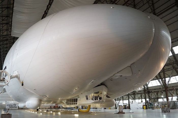      Airlander 10    