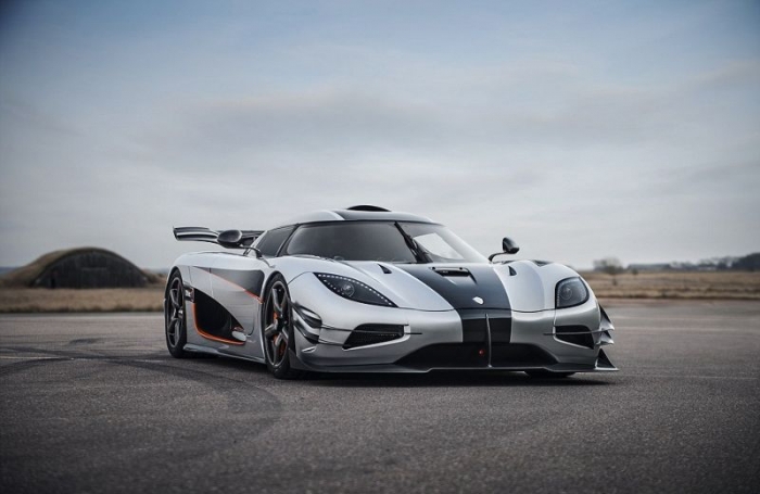      Koenigsegg One:1  6   ...