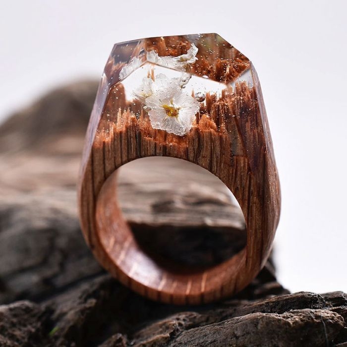 Оригинальные кольца из дерева