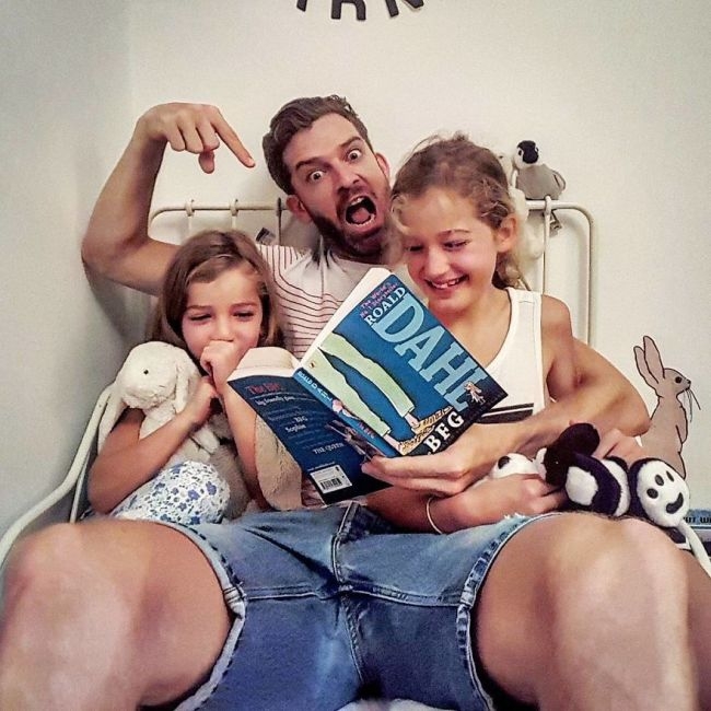 Отец 4-х дочерей покорил социальные сети своими правдивыми фото