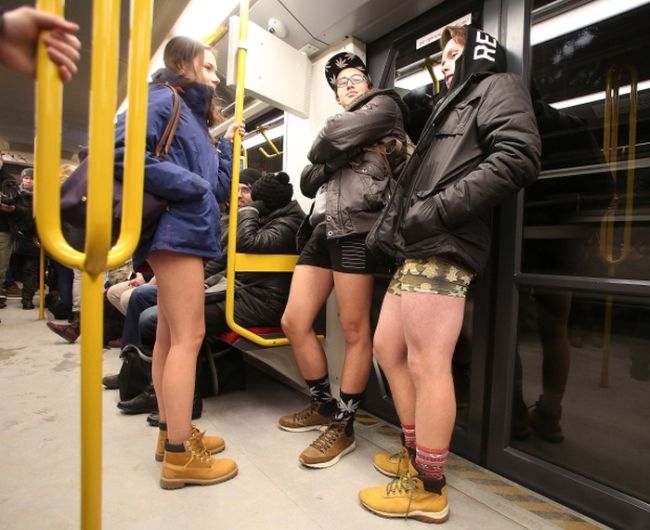 С метро без штанов