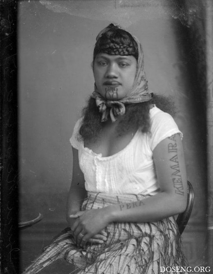 Татуировки на подбородках женщин народа маори