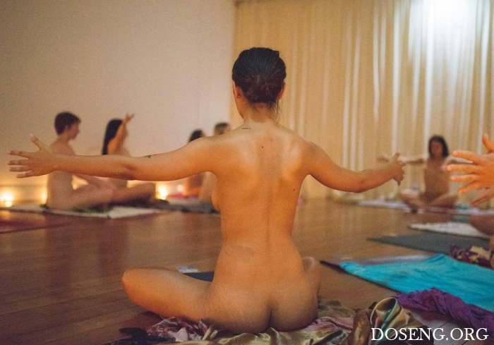 Голая йога в Австралии