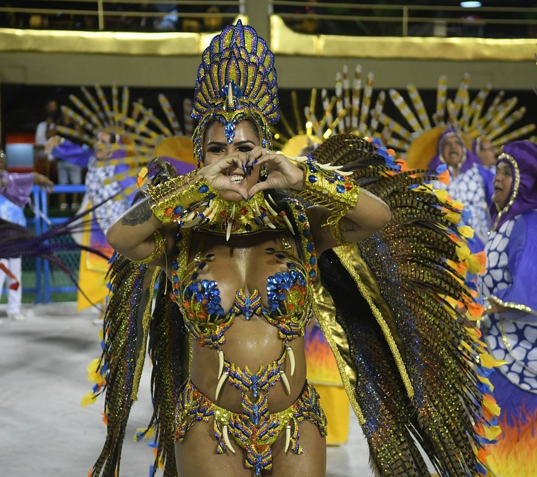 Rio's naked carnival kicks off with dancers in eye