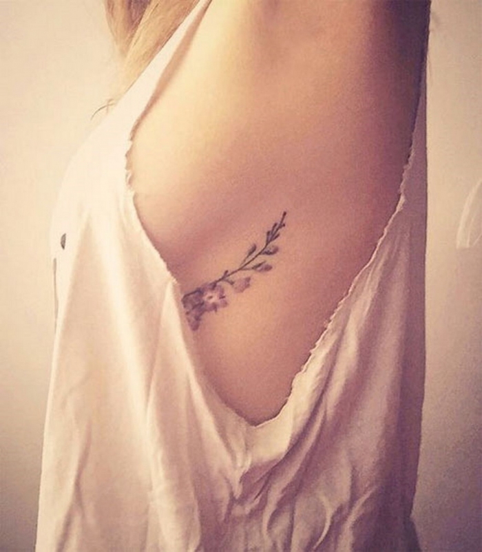 Sideboob tattoo      