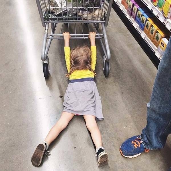 Дети, которые не любят ходить по магазинам