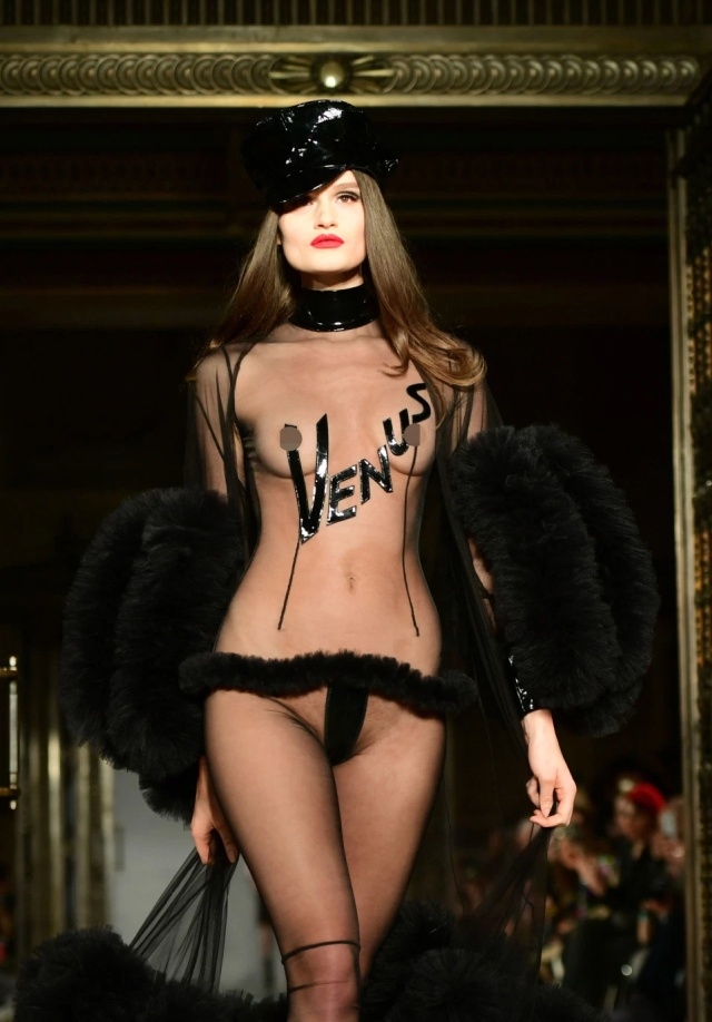 Откровенные наряды от британской бунтарки мира моды Пэм Хогг