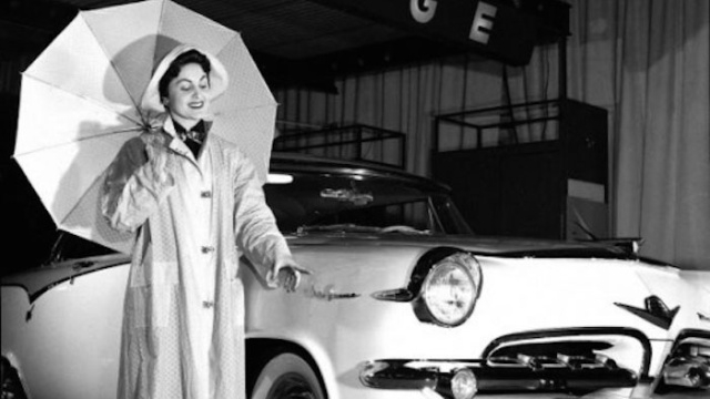 Стильный Dodge, выпущенный в 50-х годах специально для женщин