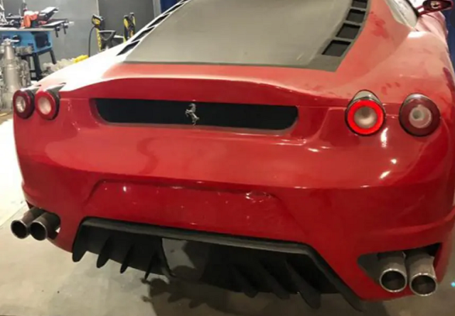         Ferrari  Lamborghini