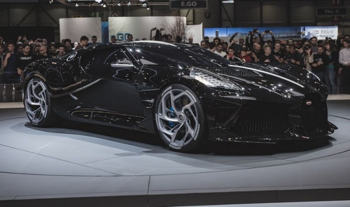     : Bugatti La Voiture Noire   ,7 