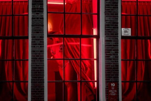 Улица красных фонарей в Амстердаме (+18)