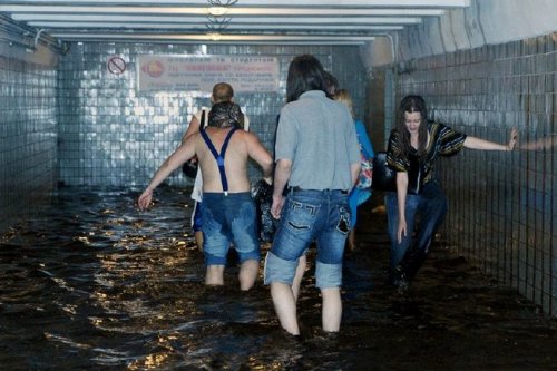 Затоп в киевском метро (12 фото)