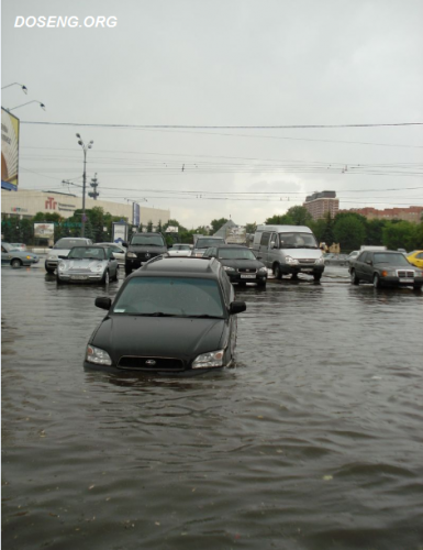 Дождик в центре Москвы (6 фото)