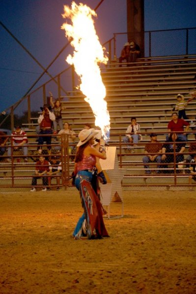 Mercedes Rodeo(Cowgirl Chicks)